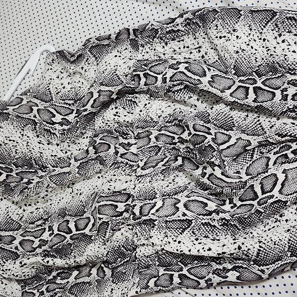 Love and legend jumpsuit - Picture 12 of 15